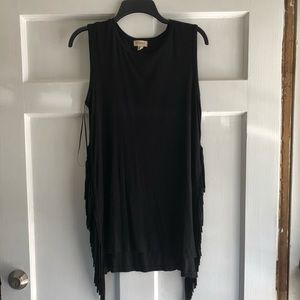 Black fringe tank